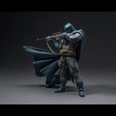 [Preventa Abierta] Batman: The Dark Knight Returns - Batman (Blue Suit) Action Figure 8