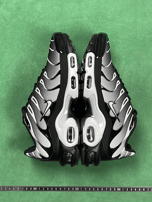 TN Black Metallic Silver 