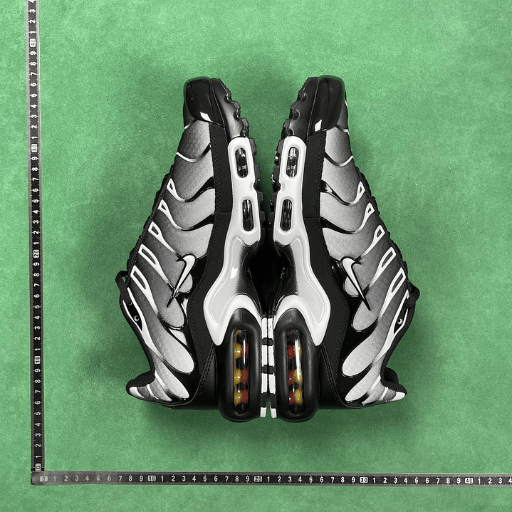 TN Black Metallic Silver  4