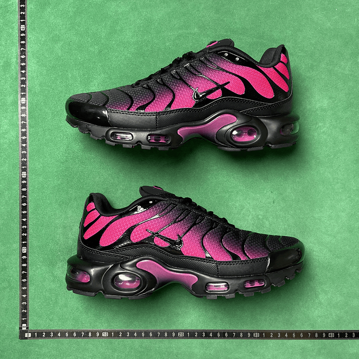 TN Black Hyper Pink 1