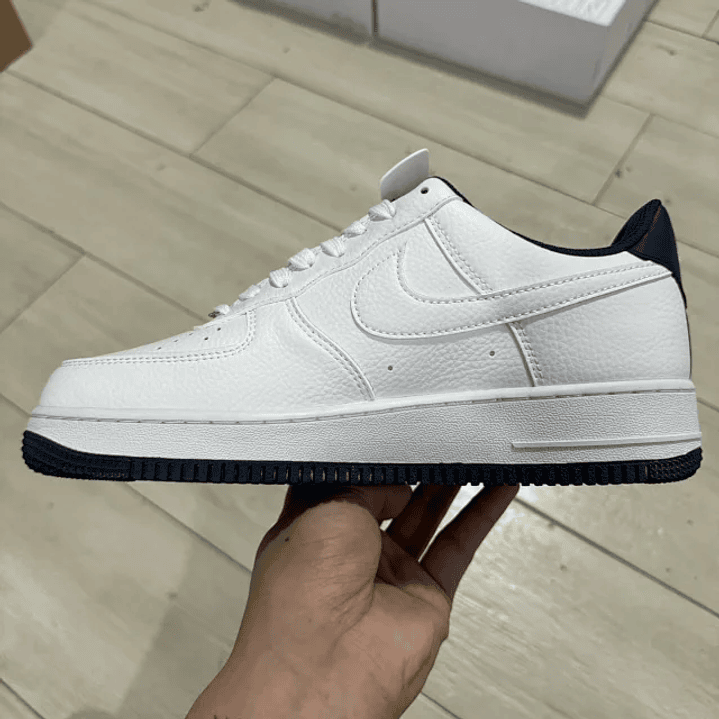 AF1    4