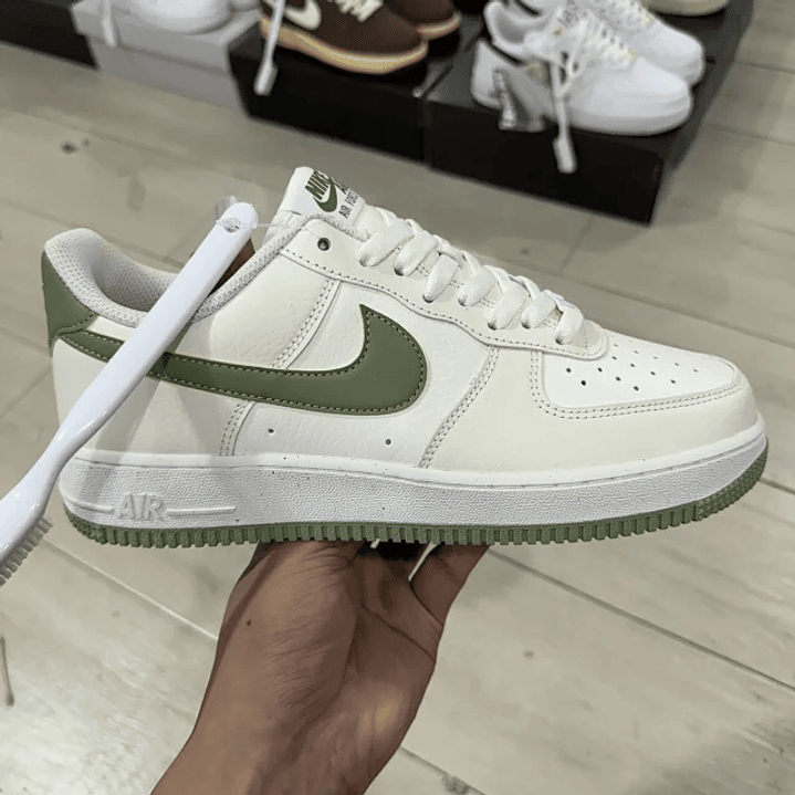 AF1    3