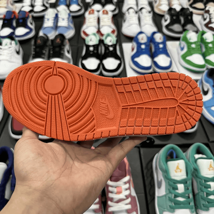 Air Jordan 1 Low    5