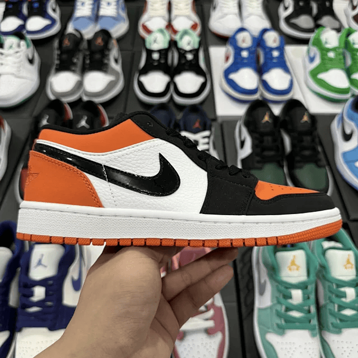 Air Jordan 1 Low    1