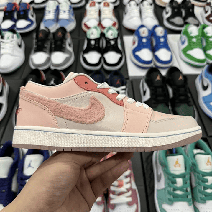 Air Jordan 1 Low    1