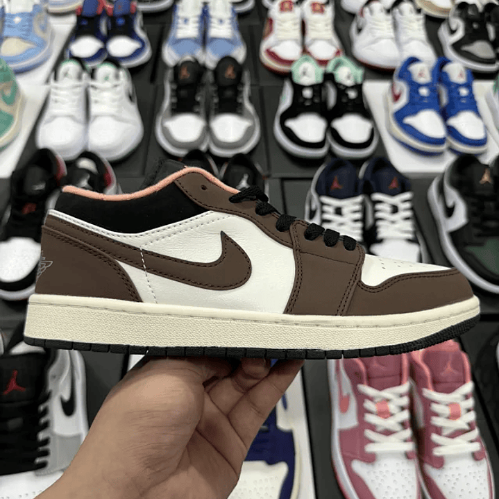 Air Jordan 1 Low    1
