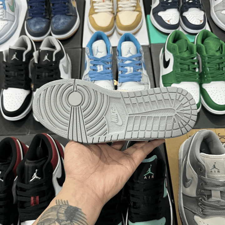 Air Jordan 1 Low    6