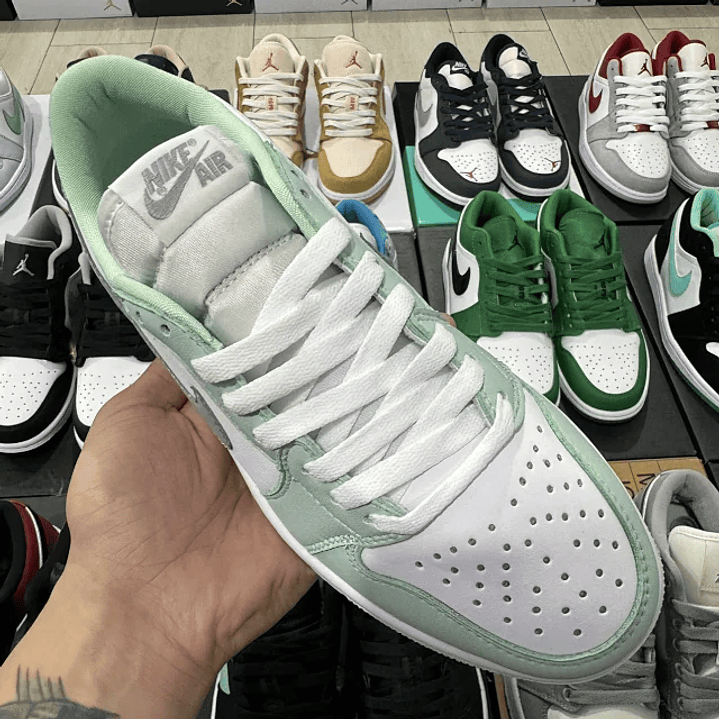 Air Jordan 1 Low    4