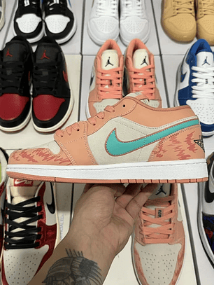 AJ1 Low LIGHT MADDER ROOT/DARK TEAL GREEN