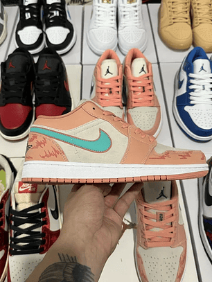 AJ1 Low LIGHT MADDER ROOT/DARK TEAL GREEN