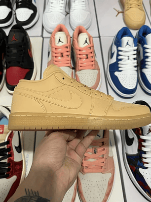 AJ1 LOW Pale Vanilla