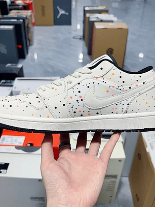 AJ1 LOW Paint Splatter