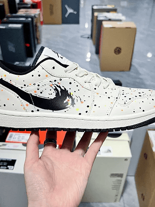 AJ1 LOW Paint Splatter