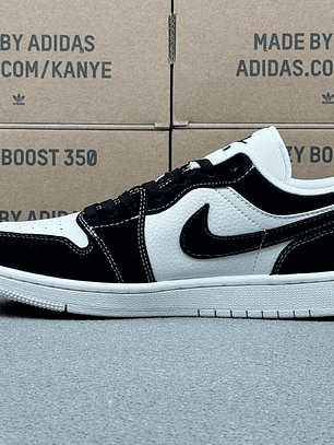 AJ1 Low x KAWS x Air Jordan 1 Low Sample