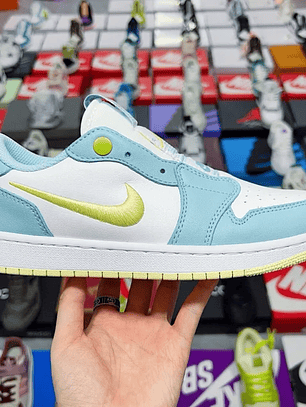 AJ1 Low Slip WMNS NRG Guava Ice