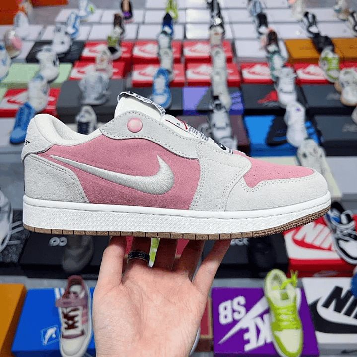 AJ1 Low Slip WMNS NRG Pink 1