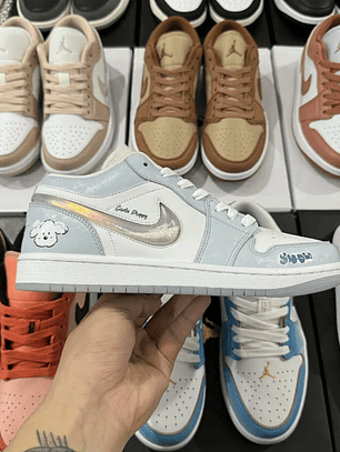 AJ1 Low Paw Print
