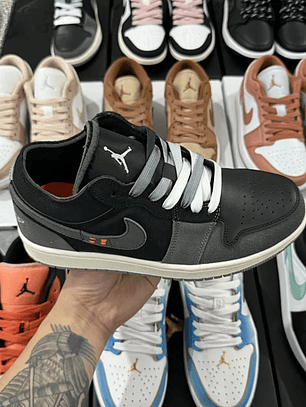 AJ1 Low Inside Out - Black