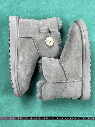 UGG UGG Bailey Mini Bailey Button II Boot