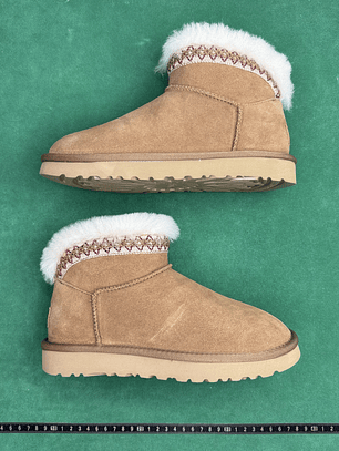 TT UGG Classic Novelty