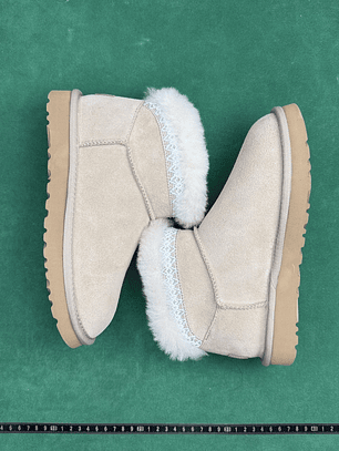 TT UGG Classic Novelty 