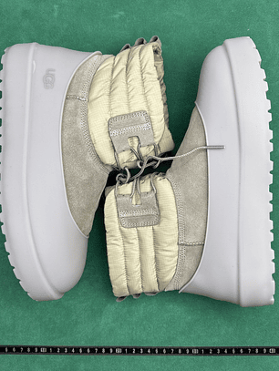 TT UGG CLASSIC MINI Lace-Up Weather