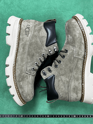TT UGG CLASSIC MINI Lace-Up Weather   