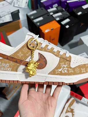 Dunk x LV