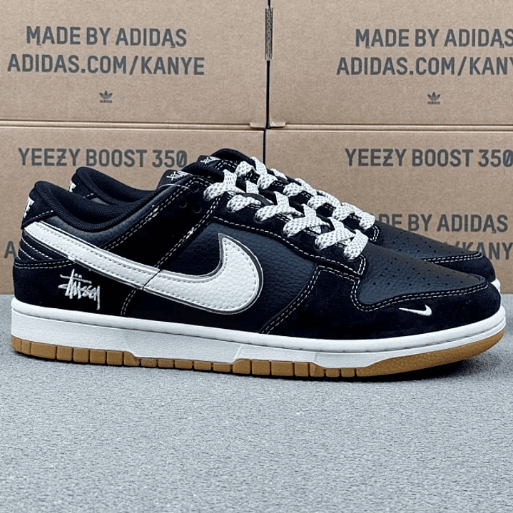 Dunk x Stussy  4