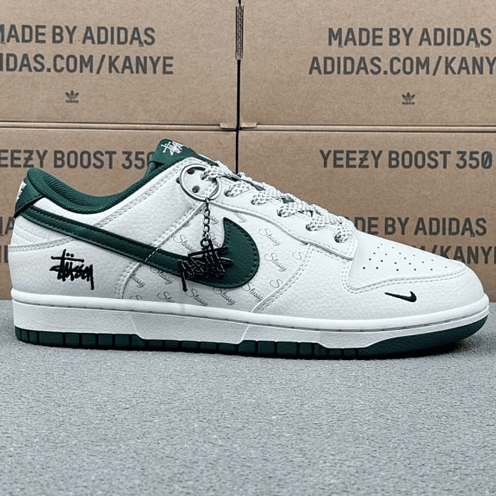 Dunk x Stussy  1