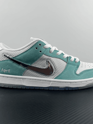 Dunk SB April