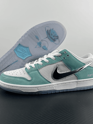 Dunk SB April