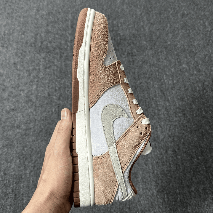 Dunk SB Medium Curry 4