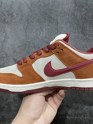 Dunk SB Dark Russet Cedar