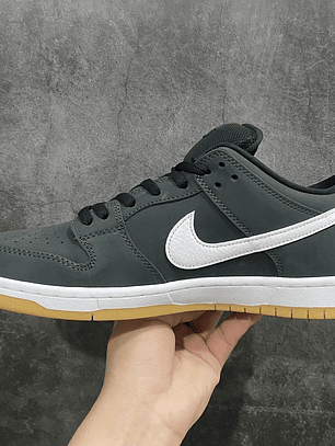 Dunk SB Black gum