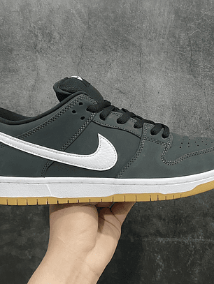 Dunk SB Black gum