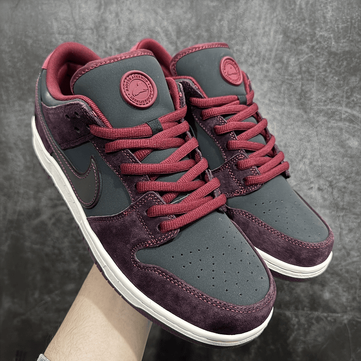 Dunk SB Riot Skateshop 5