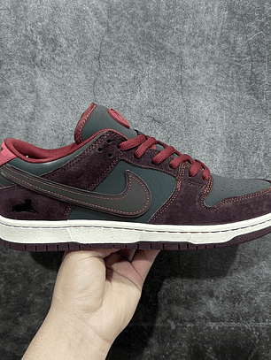Dunk SB Riot Skateshop