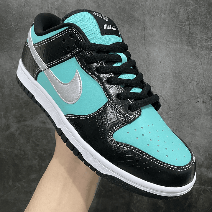 Dunk SB Diamond Supply Co Tiffany 3