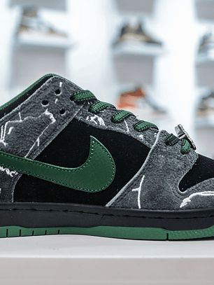 Dunk SB There Skateboards