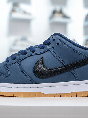 Dunk SB Midnight Navy Gum