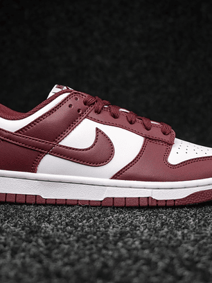 Dunk SP dark beetroot Sail