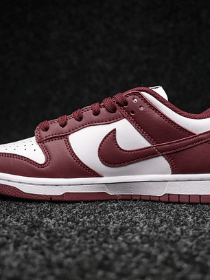 Dunk SP dark beetroot Sail