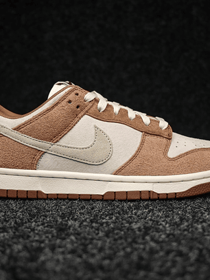 Dunk SP Medium Curry