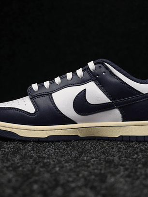 Dunk SP Midnight Navy and White