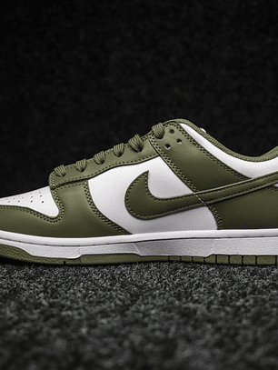 Dunk SP Medium Olive