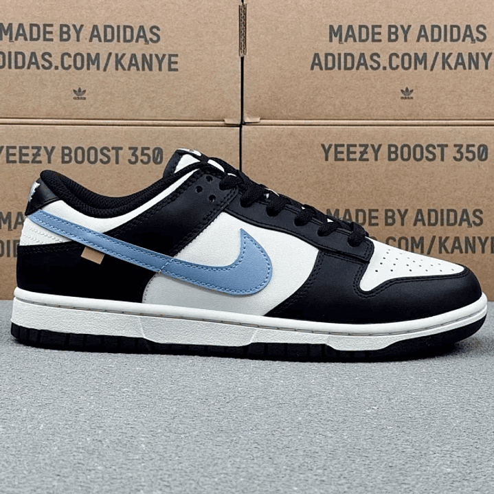 Dunk SP Blue And Black 1