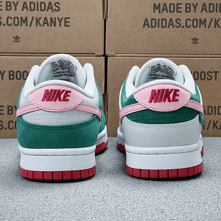 Dunk SP All Petals United 6