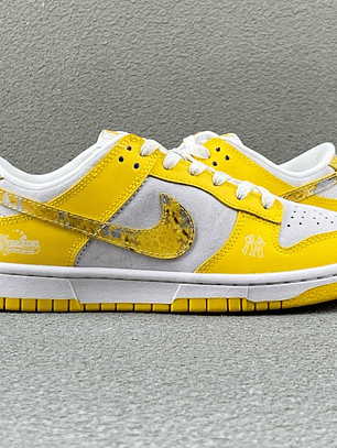 Dunk SP Yellow