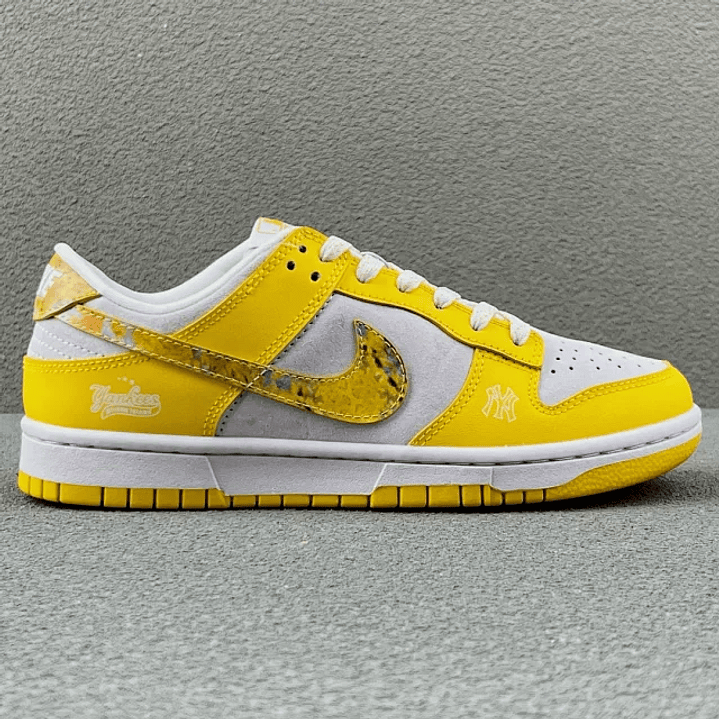 Dunk SP Yellow 1